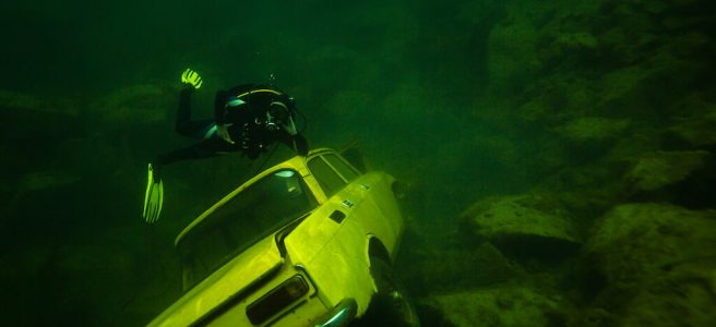 Rozbíjanie okien auta pod vodou: Pravda alebo mýtus ?